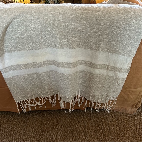 Irish throw or coverlet linen cotton 72” X 100” 
Wonderful light throw. On Sale - Picture 3 of 6